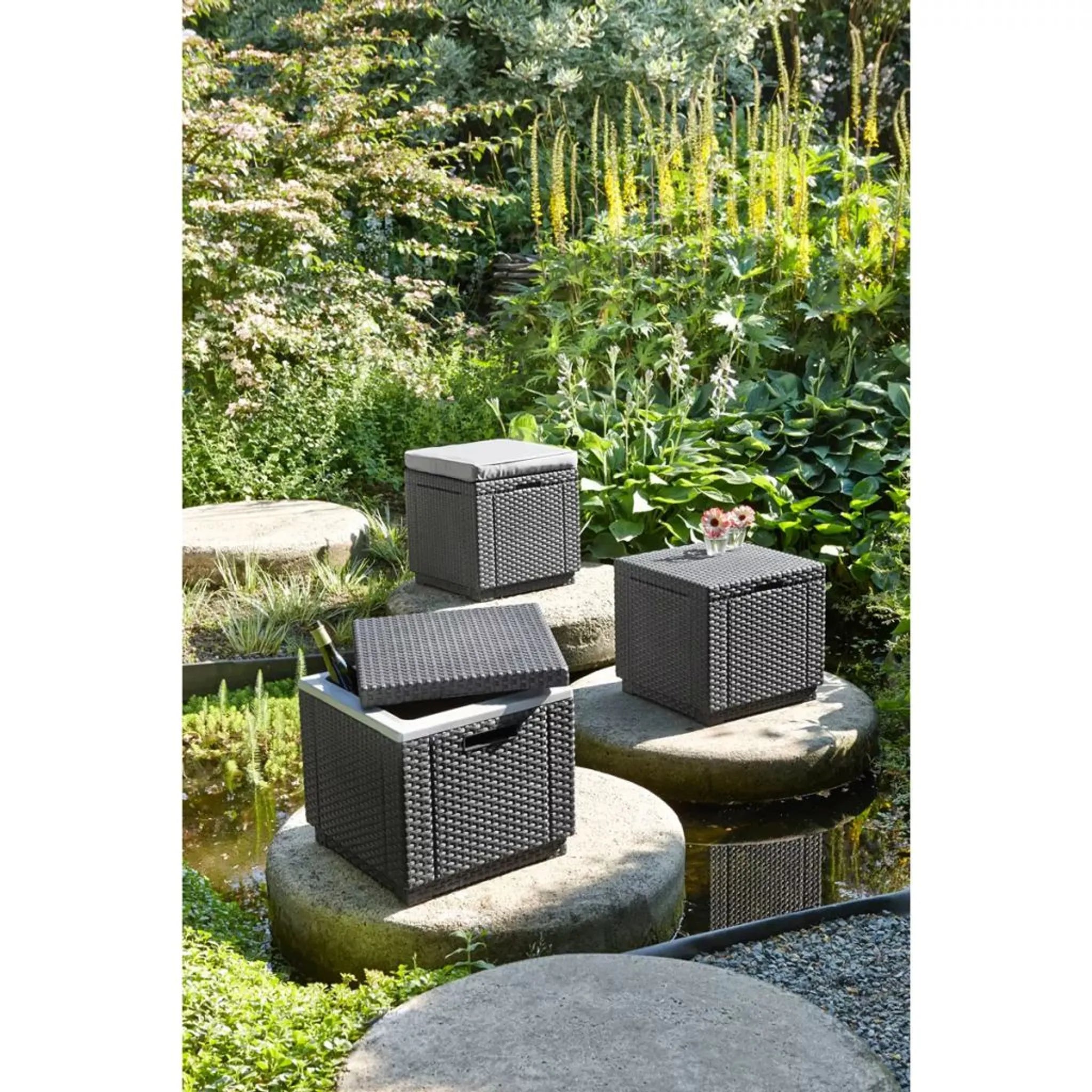 Sitzhocker Cube (39 x 42 cm) für den Garten - Mit Stauraum & Kissen